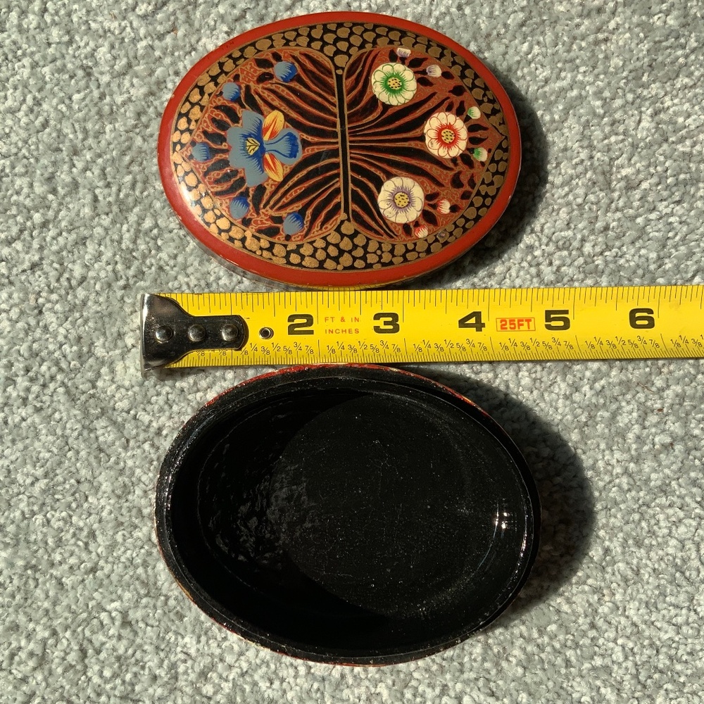 Hand Painted Oval Shaped Two Piece Trinket Box - Picture 4 of 7